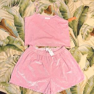NWT velvety pjs/ super cute
